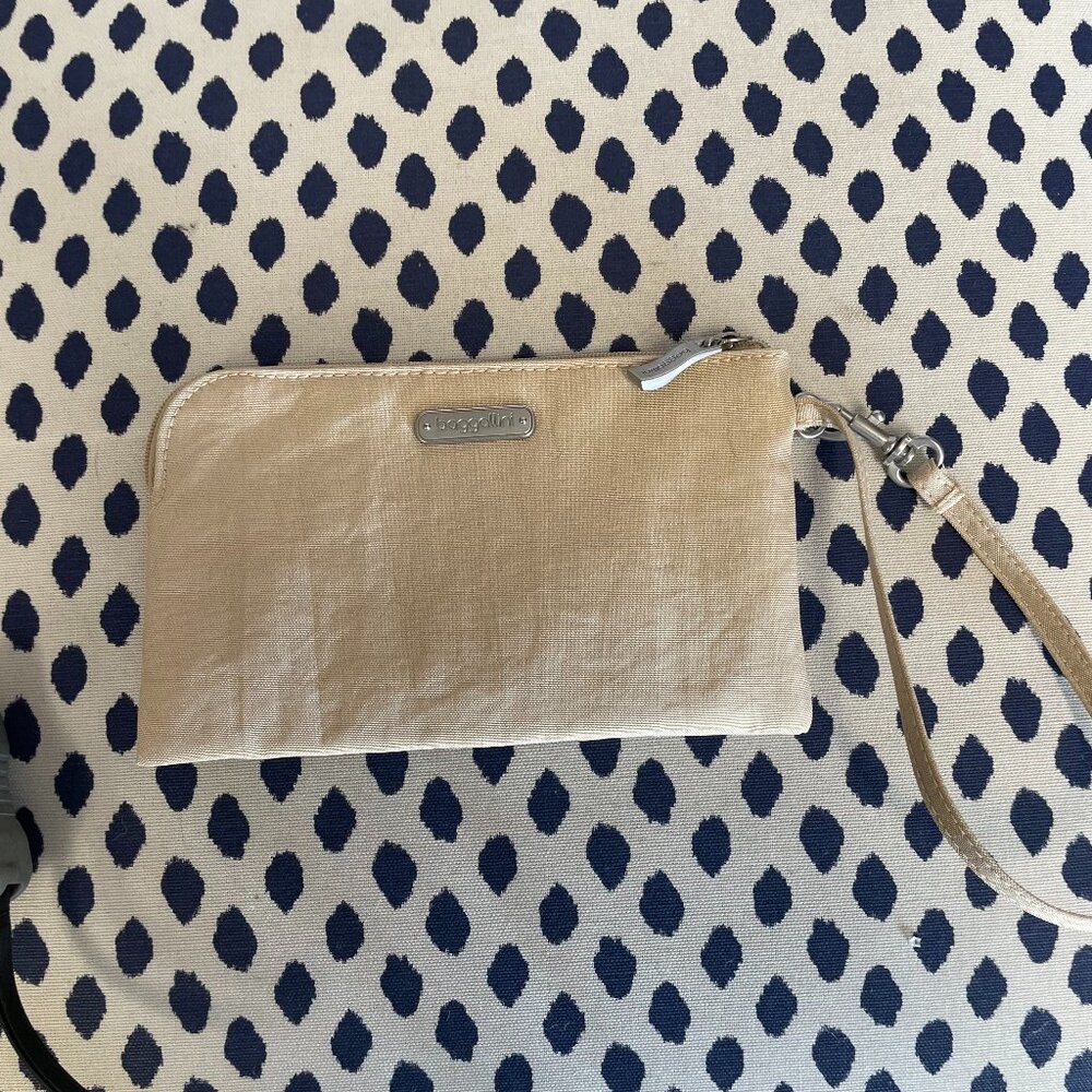 Baggallini Tan RFID Wristlet